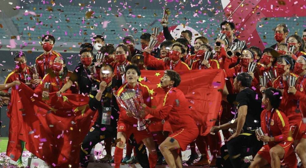 欧冠-巴黎1-1多特携手出线 姆巴佩空门遭聚勒解围北京时间12月14日凌晨4:00，2023-24赛季欧冠小组赛F组第6轮，巴黎圣日尔曼客战多特蒙德。